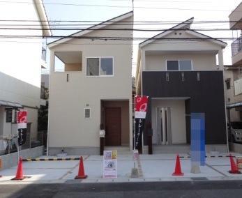Local appearance photo. Local (August 2013) shooting Yoshiurahigashihon-cho 1-chome Two buildings in sale