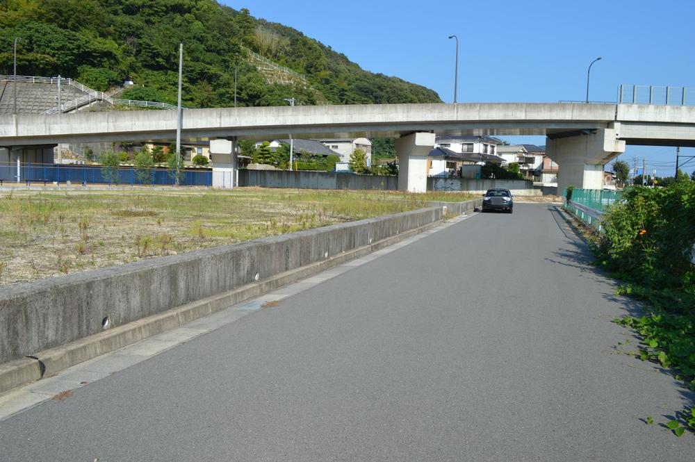 Local photos, including front road. Local (September 2013) Shooting