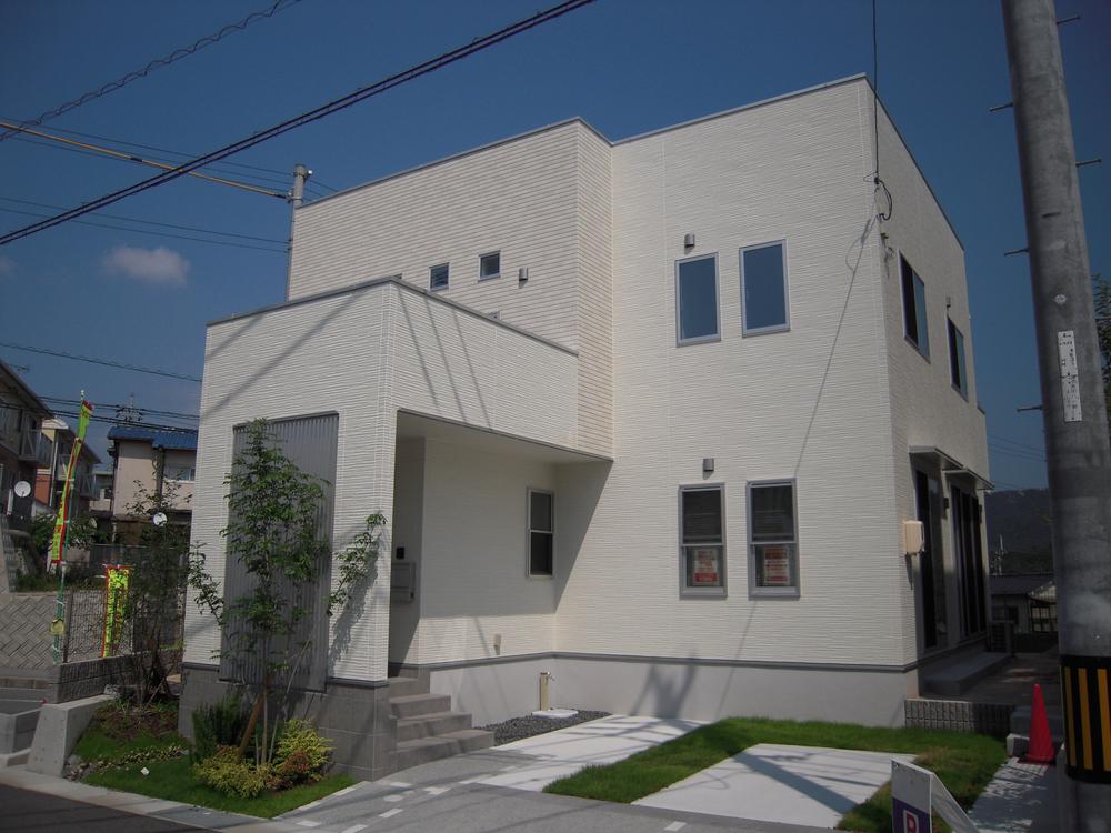 Local appearance photo. Local (08 May 2013) Shooting