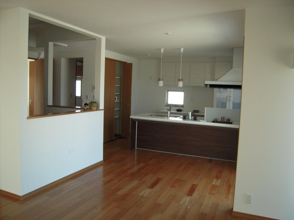 Living. Indoor (08 May 2013) Shooting