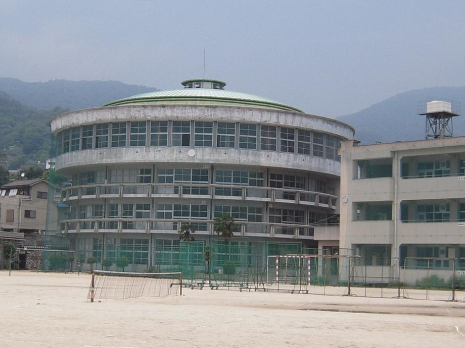 Junior high school. 309m to Wu City Katayama Junior High School