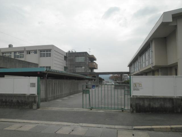 Junior high school. 664m to Kure Municipal Showakita junior high school