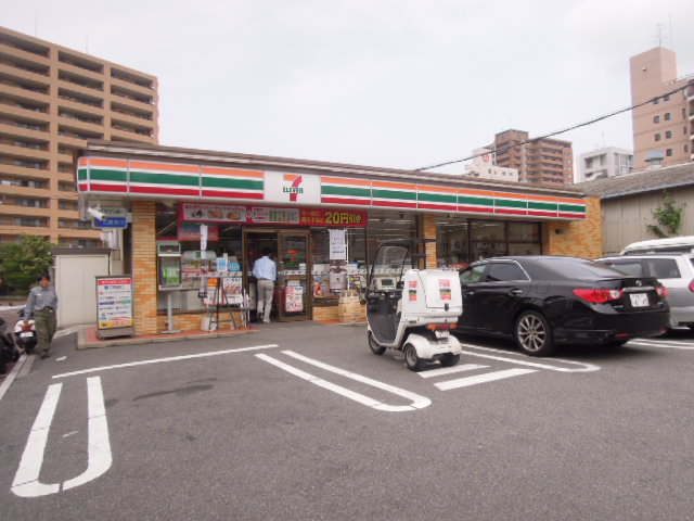 Convenience store. Seven-Eleven Wu West Central store up (convenience store) 551m