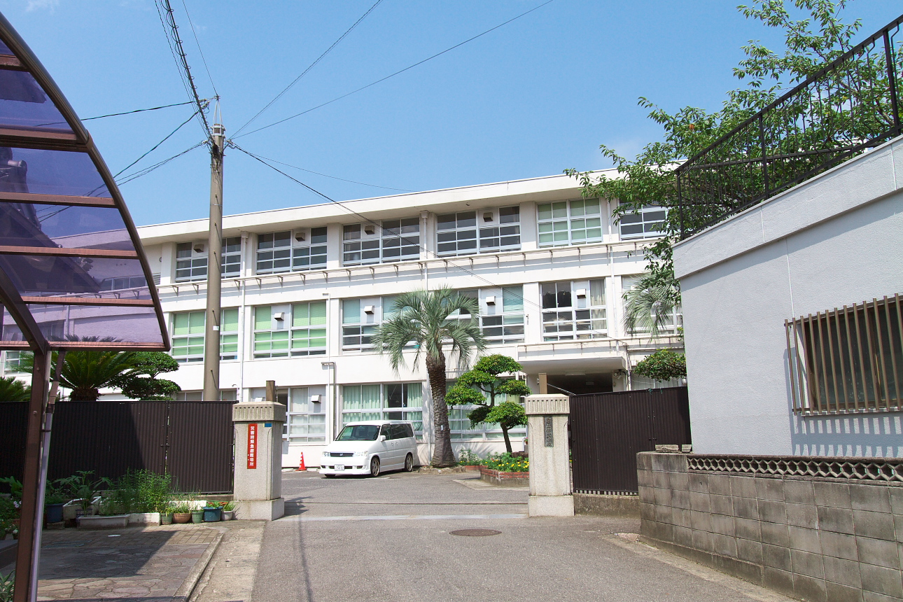 Primary school. Wu Municipal Yokomichi 700m up to elementary school (elementary school)