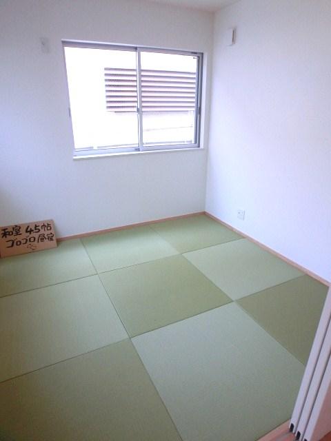 Non-living room. Room (August 2013) Shooting