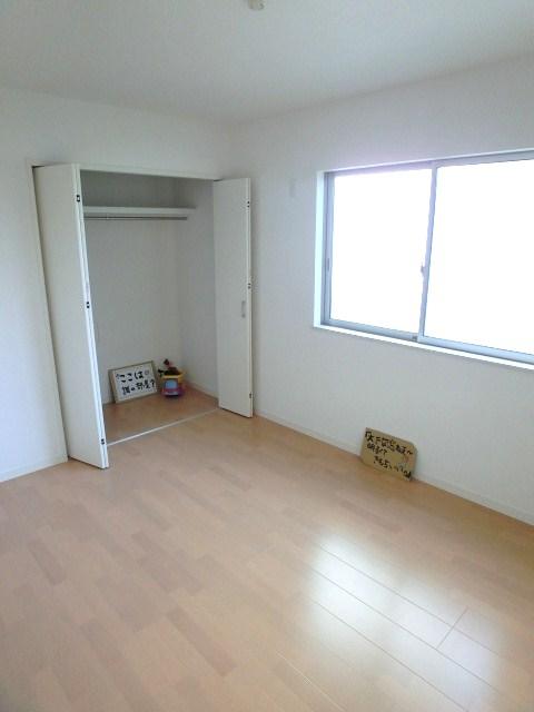 Non-living room. Room (August 2013) Shooting