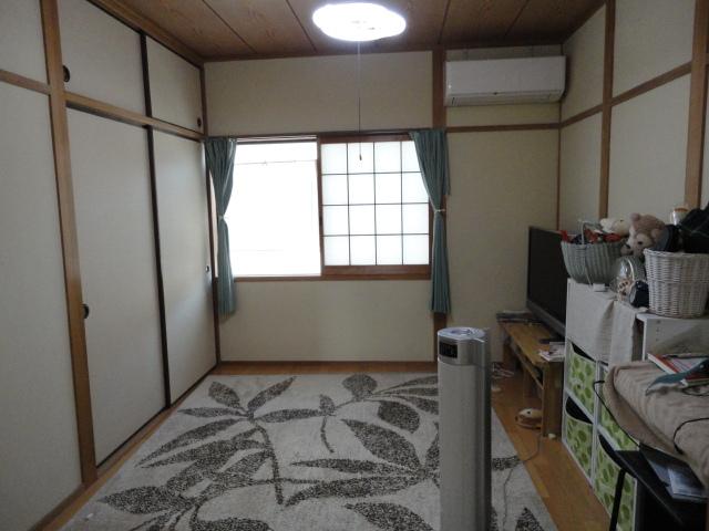 Non-living room. Second floor Western-style room, It was renovated from Japanese-style room!