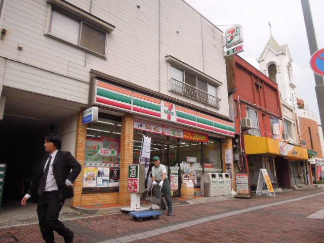 Convenience store. 876m to Seven-Eleven Wu Taiikukanmae store (convenience store)