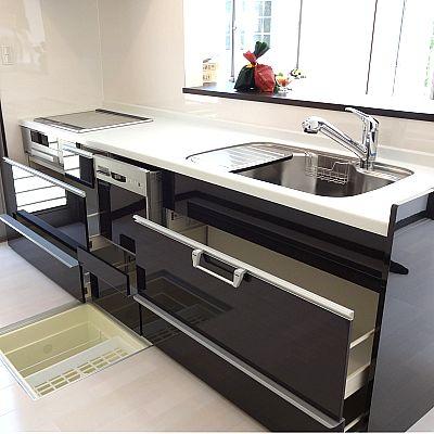 Kitchen. Care also use a simple easy system Kitchen. There a lot of storage, Cookware also can be stored in clean