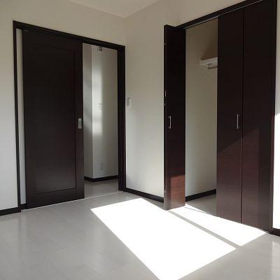 Non-living room. To all 2F Western-style equipped with cloak