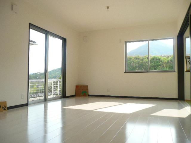 Living. Day is also also good ventilation