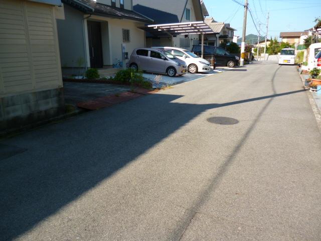 Other. Even less can back and forth of the road, It is a quiet residential area.