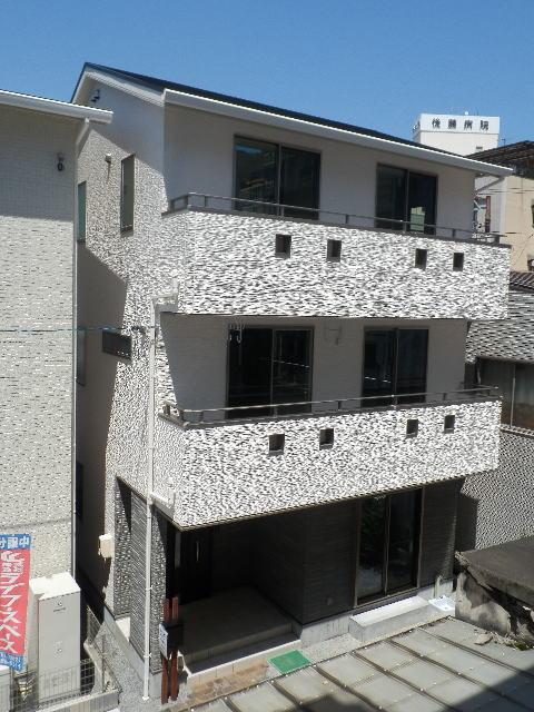 Local appearance photo. It is taken from the south side. 