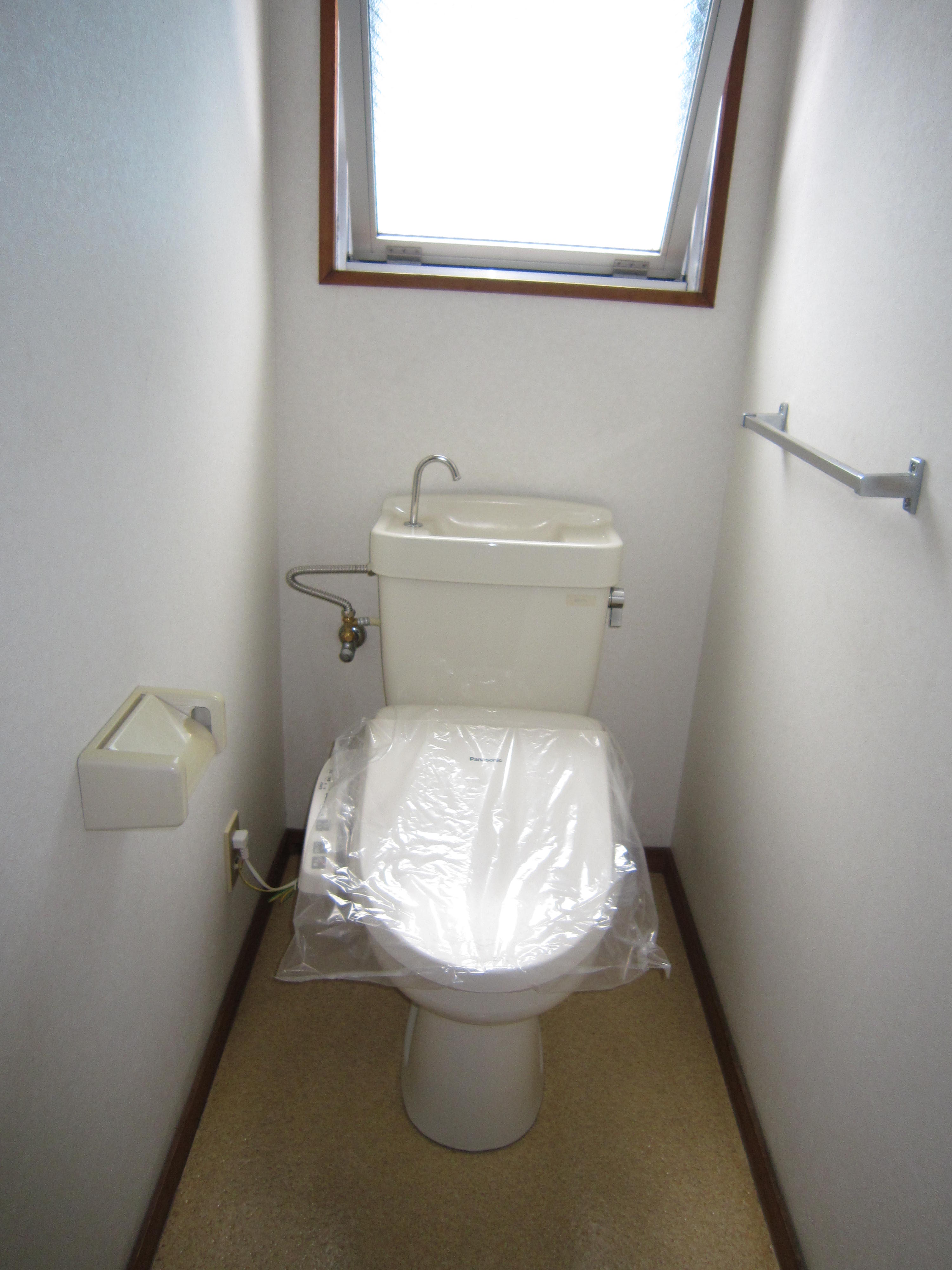 Toilet. Washlet is also new ☆