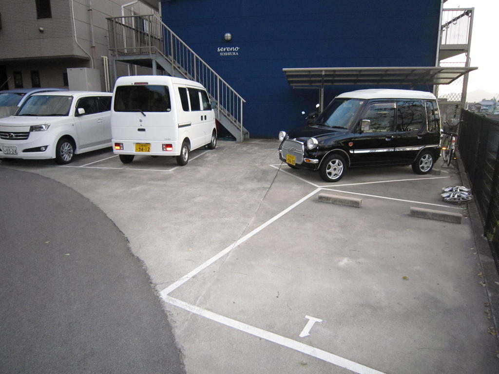 Parking lot. Parking is full right now ・  ・  ・
