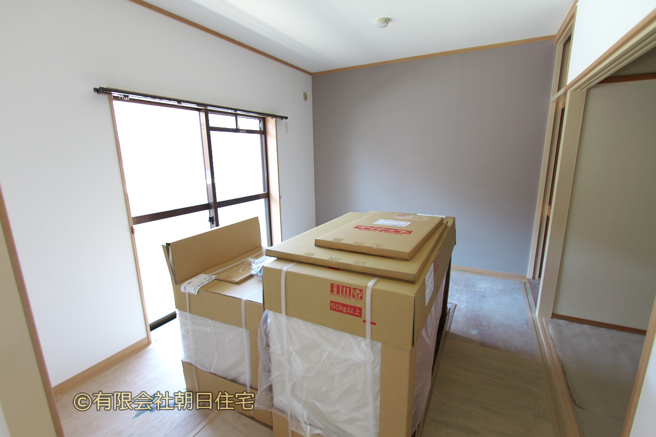 Living and room. Changes to the veranda side Japanese-style room → Western