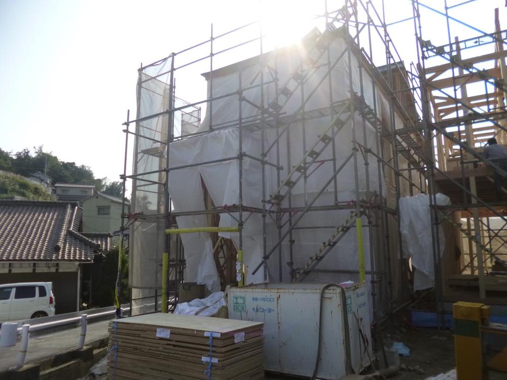 Local appearance photo. Local (10 May 2013) Shooting