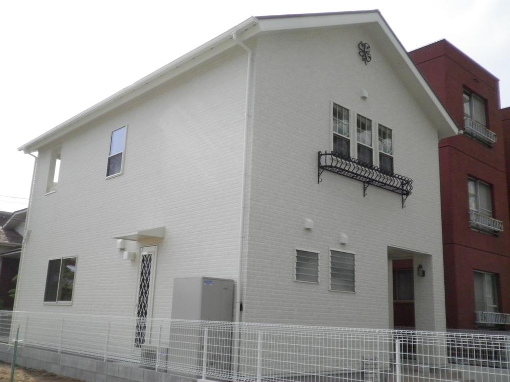 Local appearance photo. Local (11 May 2013) Shooting