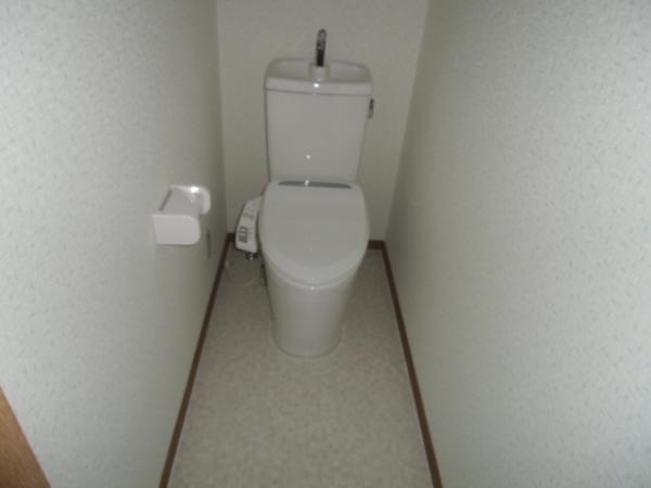 Toilet. Because even on the second floor there is a toilet, Also safe and convenient night.