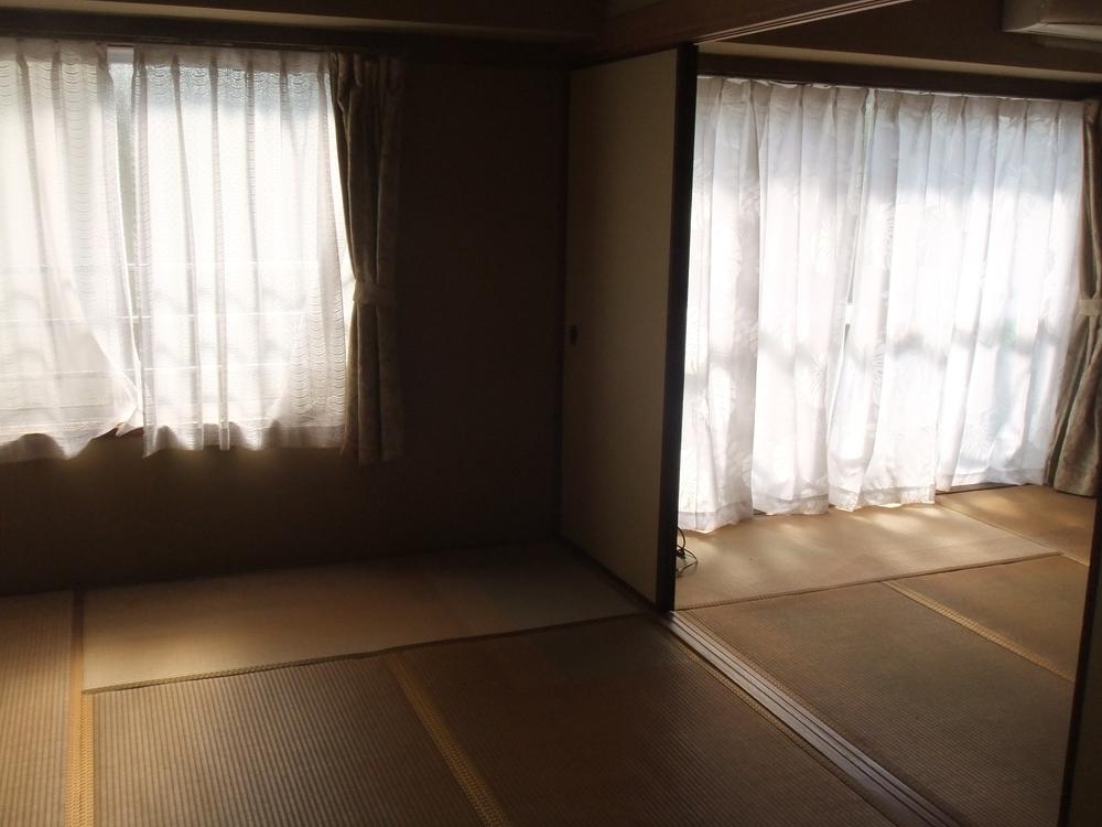 Non-living room. Japanese-style room Tsuzukiai