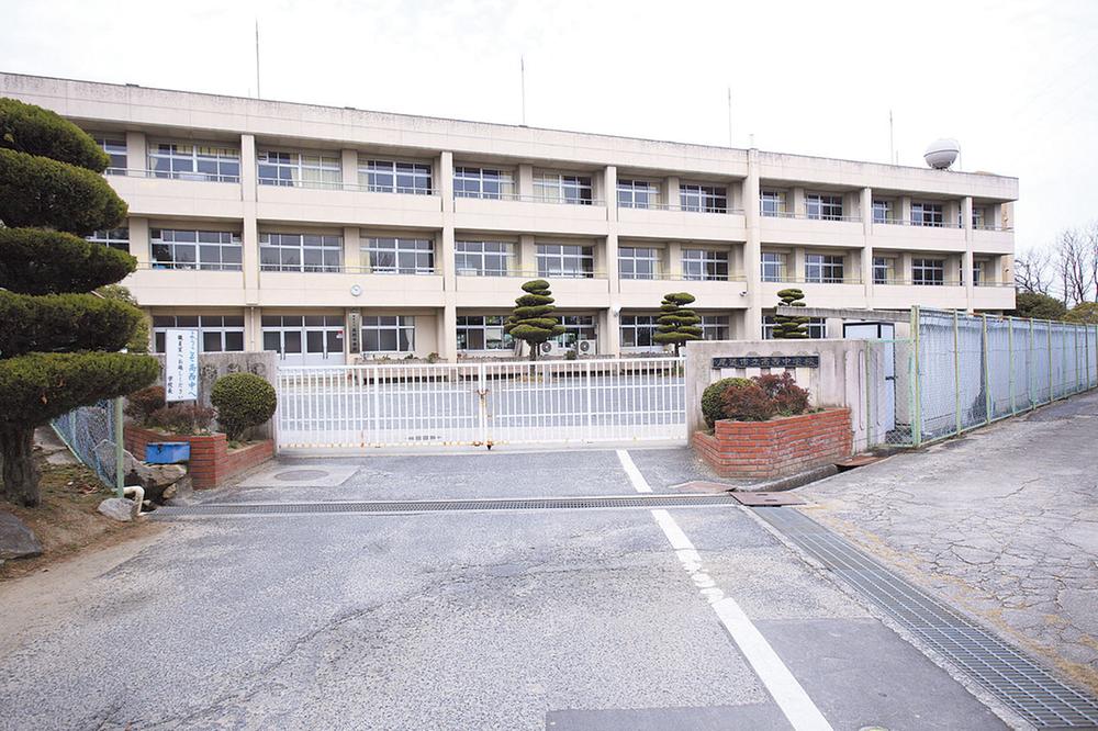 Junior high school. 1600m to Onomichi Municipal Takanishi junior high school
