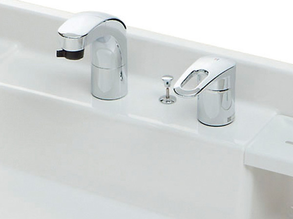 Bathing-wash room.  [Single lever mixing faucet] Since the spout portion can be drawn, Handy at the time of cleaning and water sets of the wash bowl.