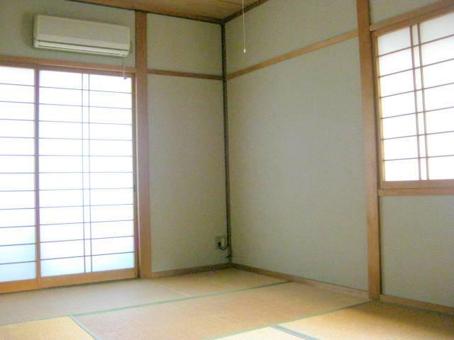 Non-living room. Second floor Japanese-style room (east)