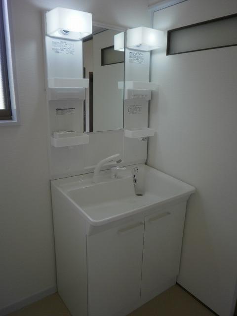 Wash basin, toilet. Vanity new goods exchange