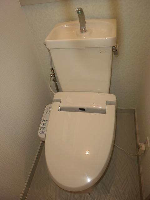Toilet. 1F Washlet toilet seat new goods exchange