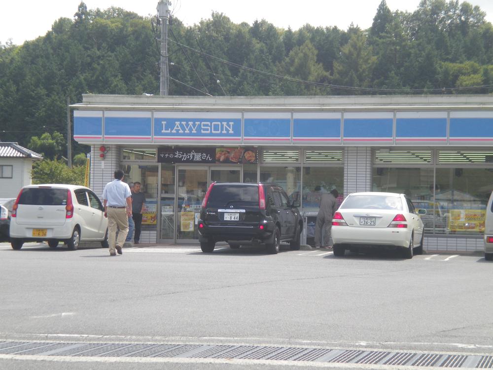Convenience store. 1196m until Lawson Chiyoda Inter store