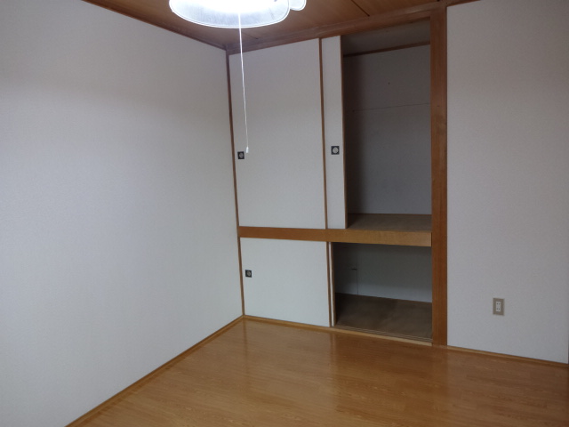 Other room space. Because there is a closet, It is also possible to store the big thing ☆ 