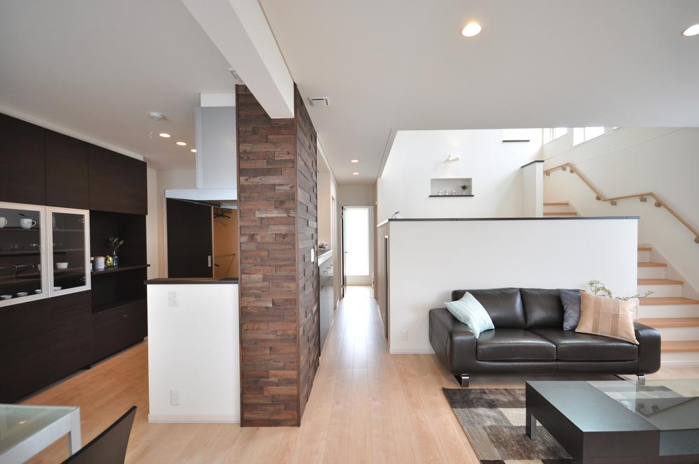 Living. living ・ dining ・ The kitchen has become the people continued