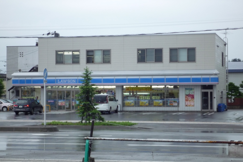 Convenience store. Lawson Asahikawa Kagura Article 2 store up (convenience store) 197m