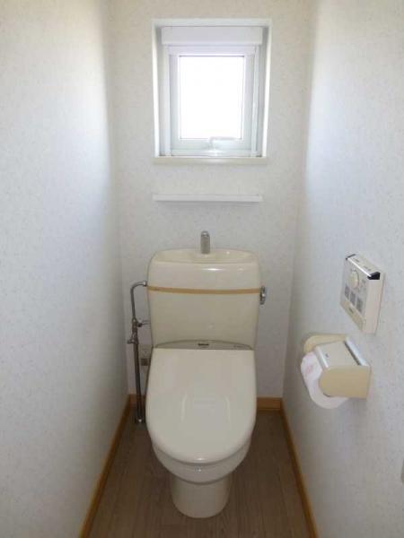 Toilet. 2F toilet