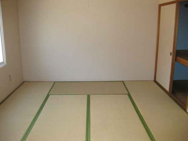 Living and room. Japanese-style room 6 quires