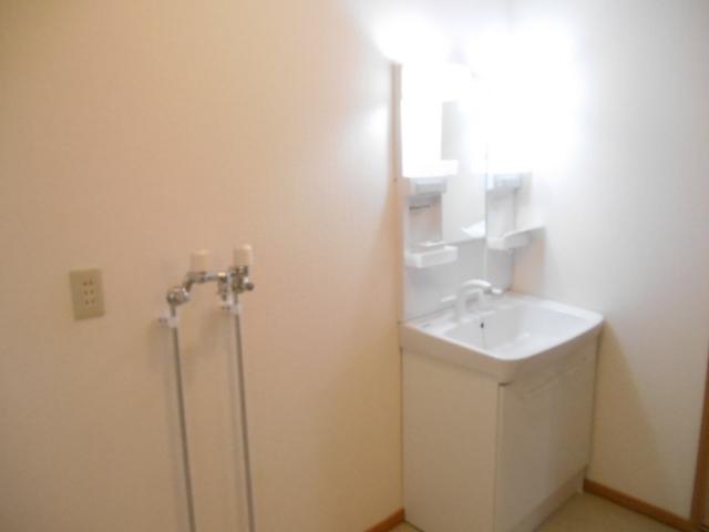 Wash basin, toilet.  ☆ Shampoo dresser newly established ☆ 