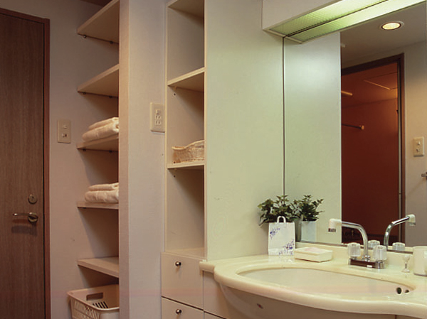 Bathing-wash room.  [Powder Room] Plenty of storage powder room, such as a linen cabinet (model room a type)