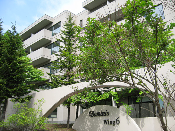 Buildings and facilities. <Therm Chitose Dominio WING6> is a multi-purpose use condominium. As a new lifestyle that 2 area residents, Even as a house with a facility of enhancement and comfortable environment suitable (July shooting appearance 2007)