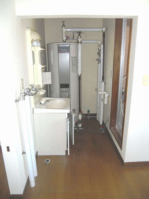 Washroom. Electric water heater