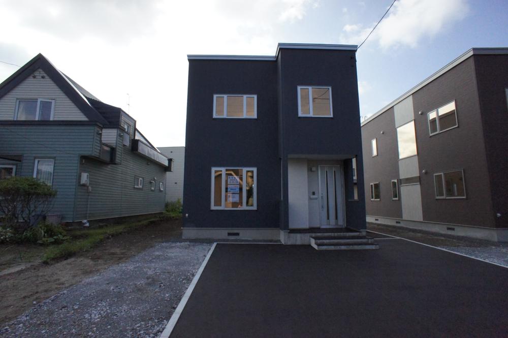 Local appearance photo. Local (07 May 2013) Shooting