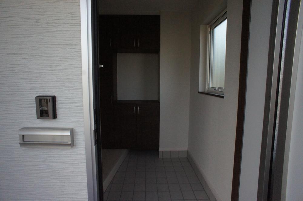 Entrance. Local (07 May 2013) Shooting