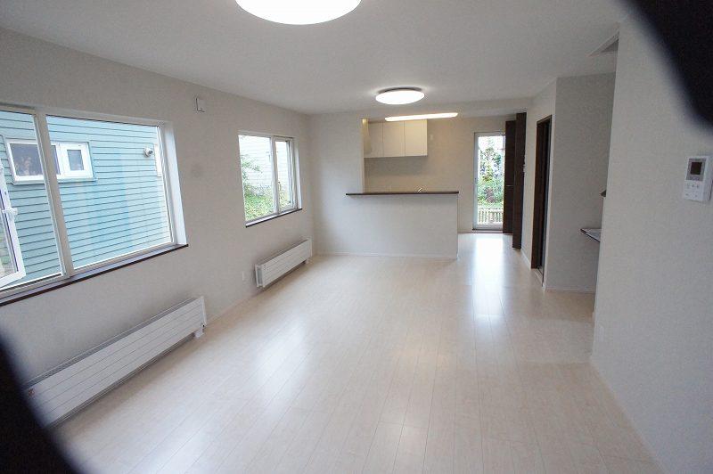 Living. Local (07 May 2013) Shooting