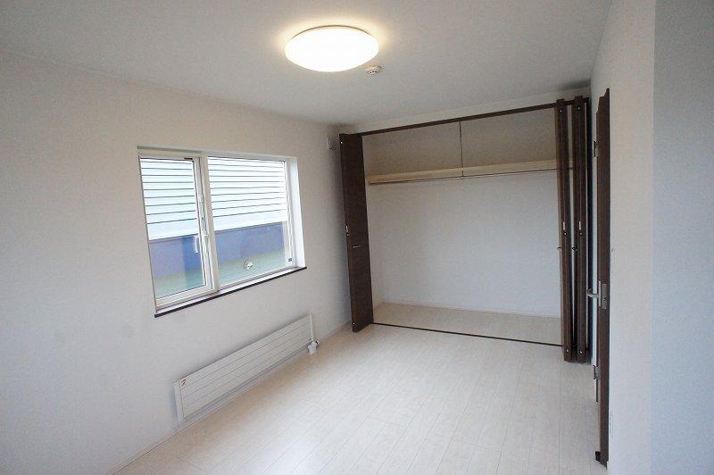 Non-living room. Local (07 May 2013) Shooting