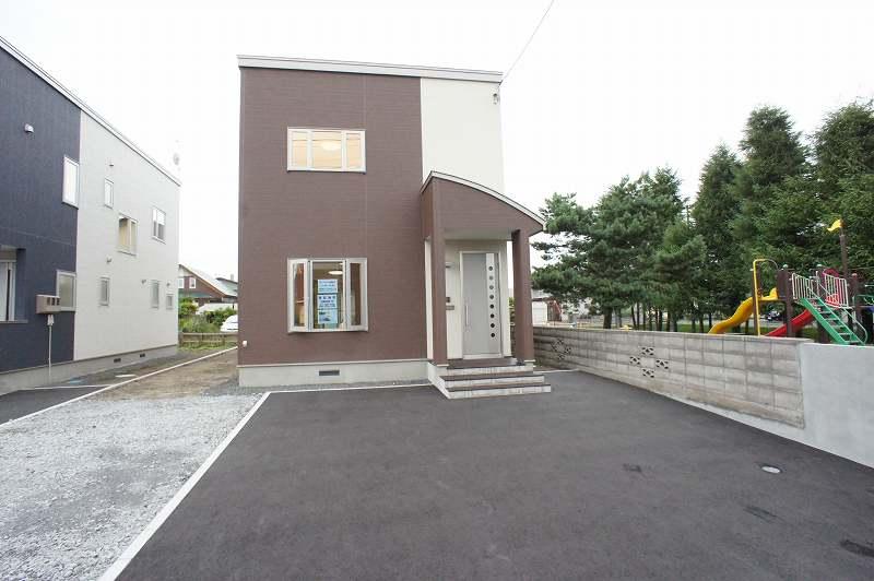 Local appearance photo. Local (07 May 2013) Shooting