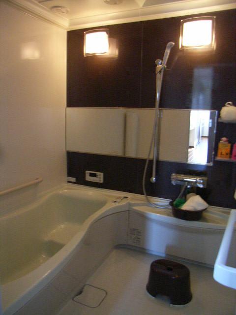 Bathroom. The bath is spacious 1 pyeong type to heal fatigue of the day