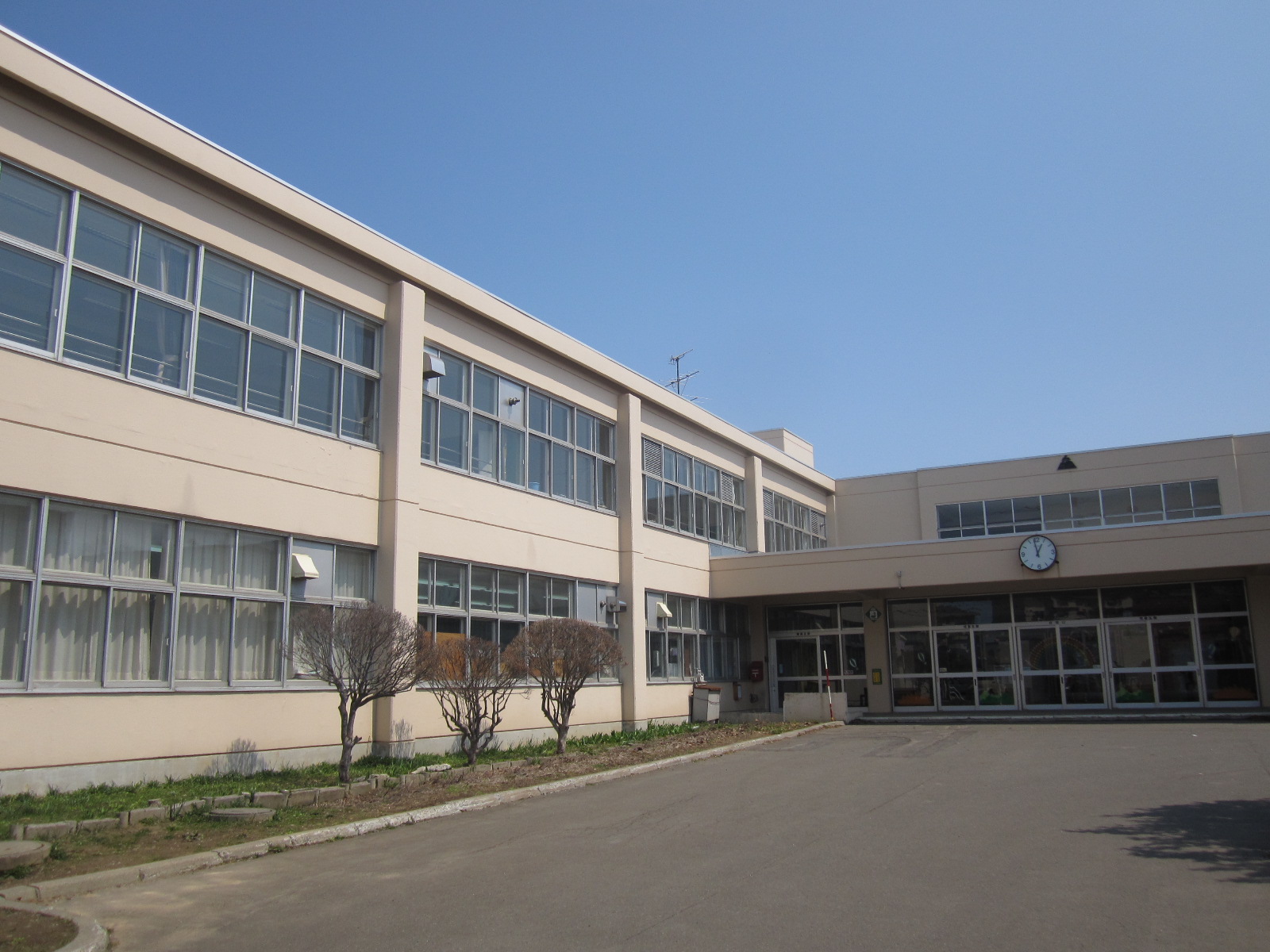 Primary school. 1502m to Ebetsu Municipal Oasahigashi elementary school (elementary school)