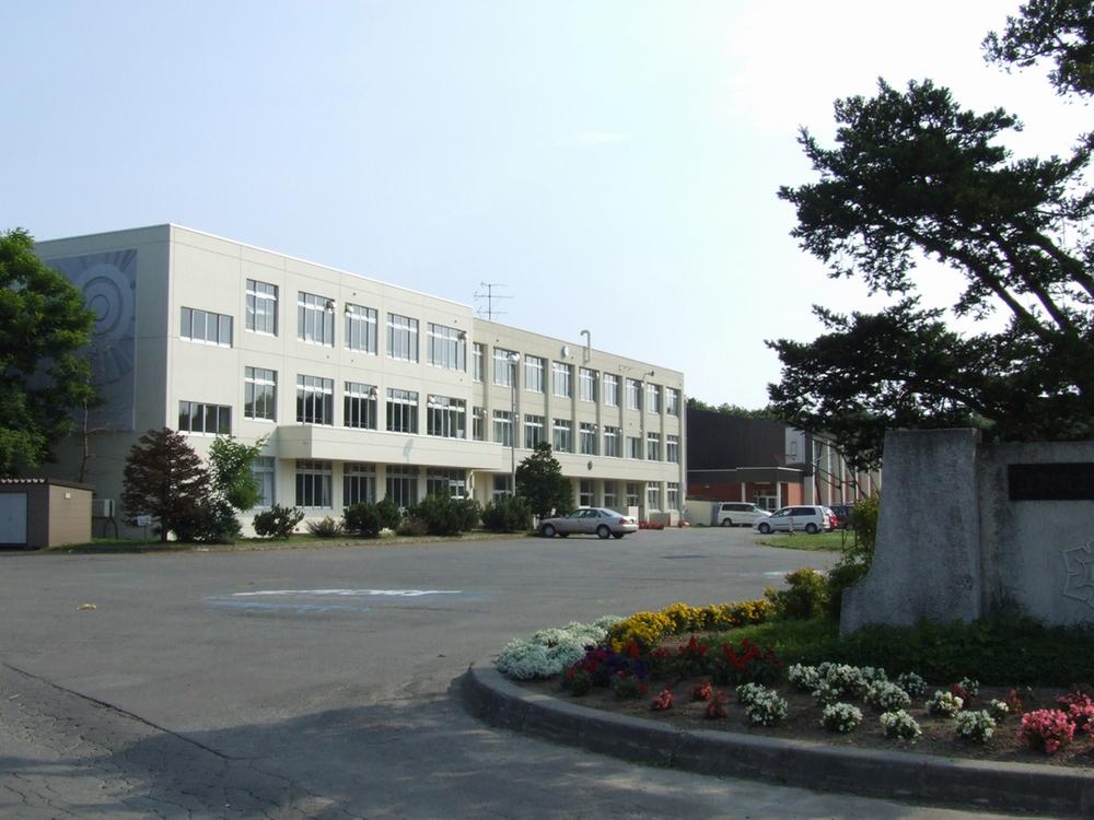 Junior high school. Ebetsu City Nopporo until junior high school 1250m