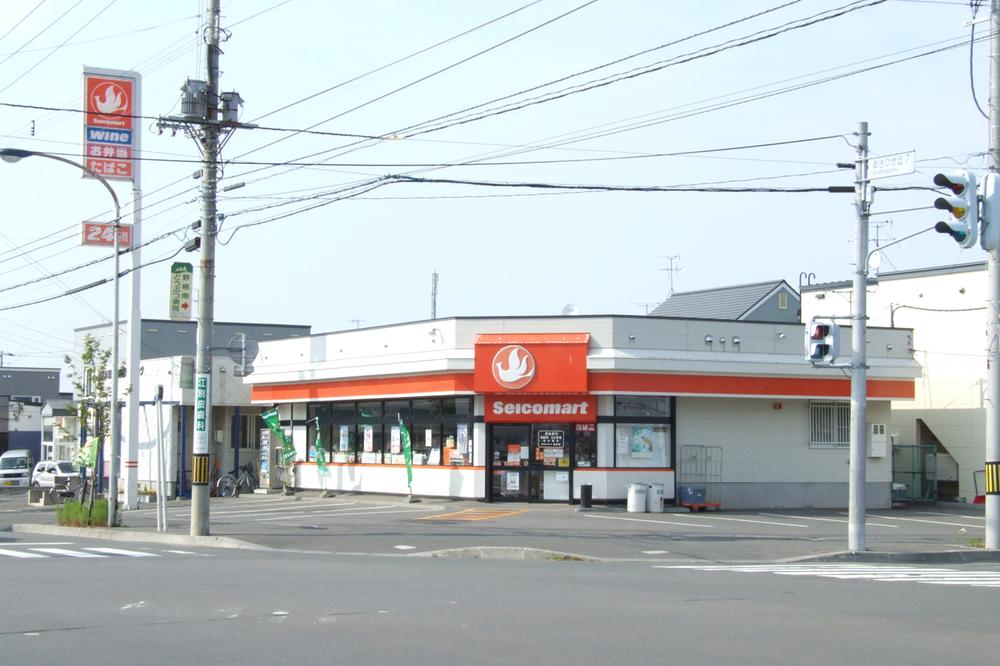Convenience store. Until Seicomart Higashinopporo shop 500m