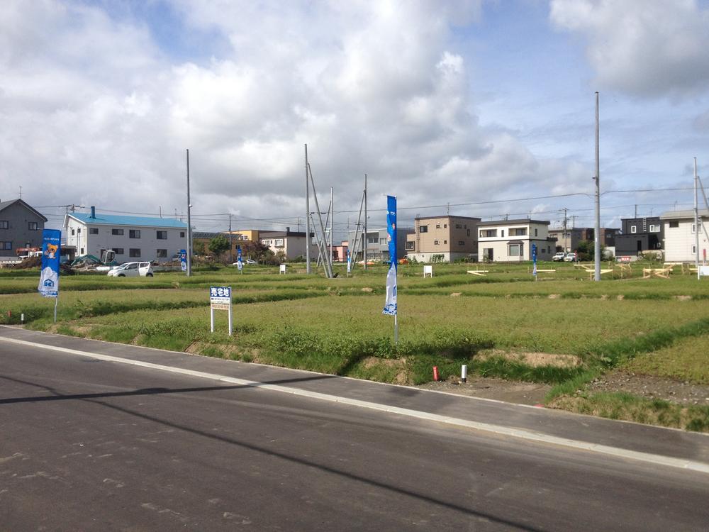 Local land photo. South-facing residential land. Why do not you build a bright live?