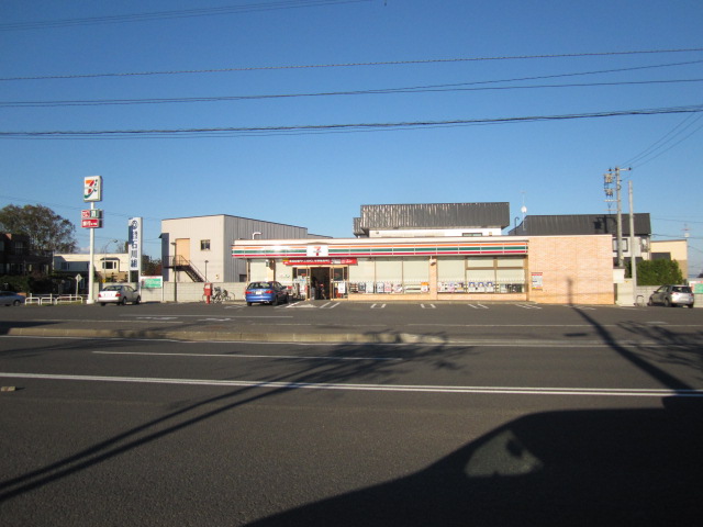 Convenience store. Seven-Eleven Ebetsu Kamiebetsunishi Machiten up (convenience store) 296m